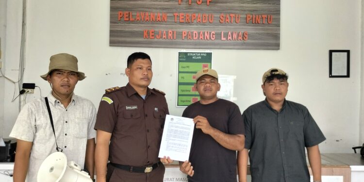 Dugaan Pungli dan Korupsi Camat Sosopan di Terima Kejari Padang Lawas