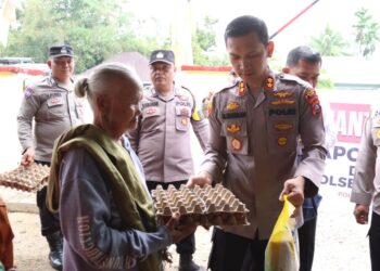Kapolres Dairi Santuni Disabilitas dan Tinjau Lahan Produktif di Bunturaja