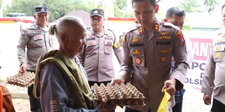Kapolres Dairi Santuni Disabilitas dan Tinjau Lahan Produktif di Bunturaja
