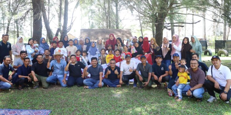 Diskominsa Aceh Barat Gelar Family Gathering di Pantai Lhok Bubon
