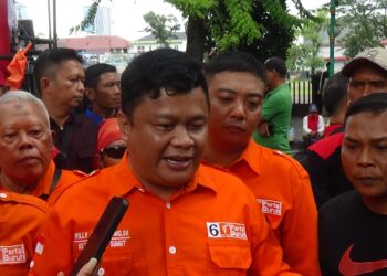 Aksi Massa Buruh Medan Gagal Bertemu Ketua DPRD Sumut, Kritik Tunjangan DPR RI