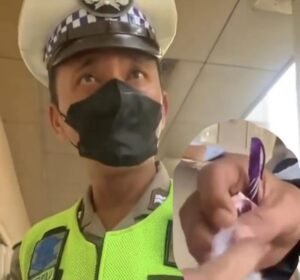 Oknum Satlantas Kota Medan Terekam Terima Uang Rp100 Ribu