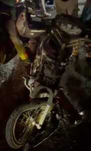 Tabrak Jalan Berlubang, Pengendara Motor Alami Luka Serius di Sampali