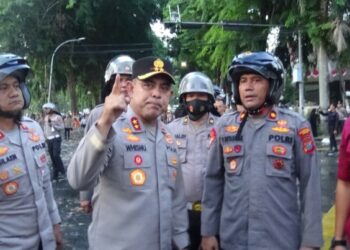Kapolda Sumut Bubarkan Aksi Demo Anarkis Aliansi Mahasiswa di Medan 