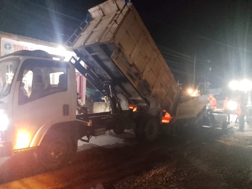 WhatsApp-Image-2025-08-05-at-08.59.01-1024x768 Akses Empat Desa Kini Mulus! Jalan Protokol Tanjung Morawa Diaspal Malam Hari