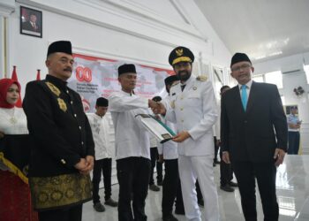 Peringati HUT RI ke-80, Gubernur Aceh Serahkan Remisi kepada Narapidana