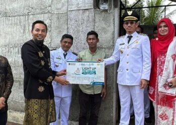 Seyum Kemerdekaan, Bupati Aceh Barat Rehab Rumah Warga Miskin dan Berikan Listrik Gratis