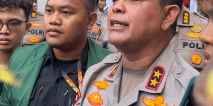 Demo di Polda Sumut, Mahasiswa dan Ojol Tuntut Copot Kapolda Sumatra Utara