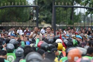 Driver Ojol Medan Gelar Aksi Solidaritas Kenang Affan Kurniawan di Mapolda Sumut