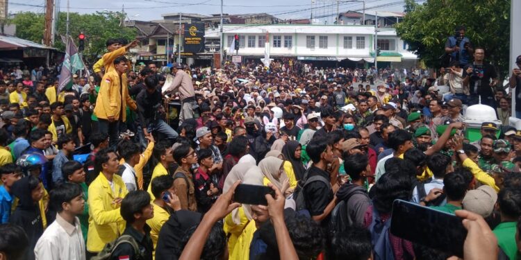 Meski Aksi Mahasiswa di DPRK Aceh Barat Sempat Ricuh dan Dibubarkan dengan Water Cannon, Namun Tak Ada Aksi Rusak Fasum