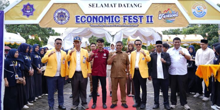 Kadis PUPR Aceh Barat Resmi Buka Festival Ekonomi II BEM FEB UTU 