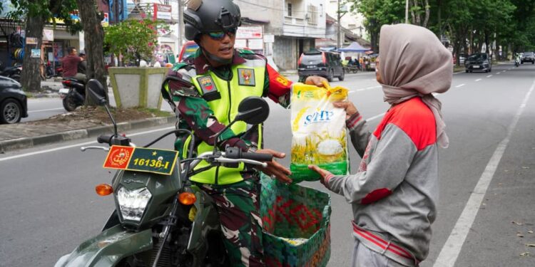 Kodam l BB Salurkan 2,5 Ton Beras Setiap Hari Untuk Warga Terdampak Unjuk Rasa