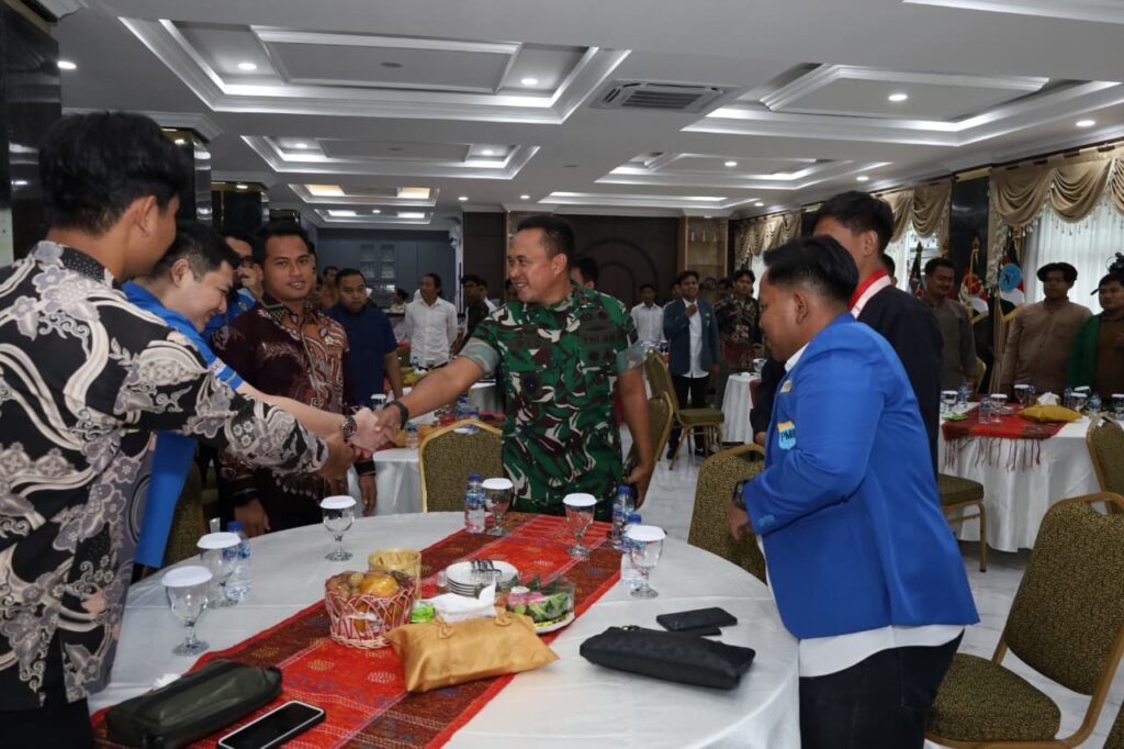 Silaturahmi Ketua Organisasi Kepemudaan dan Mahasiswa, Pangdam I/BB Ajak Jaga Sumut Kondusif