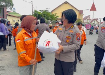 Polwan Polda Sumut Tebar Kepedulian, Salurkan 350 Paket Sembako