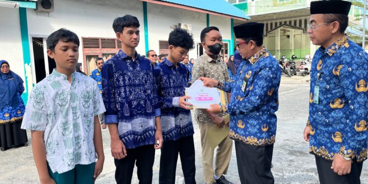 Kakankemenag Aceh Barat Apresiasi Siswa Peraih Juara OSMA 2025