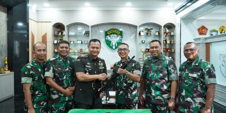 Pangdam Iskandar Muda Terima dua pucuk senjata Api sisa konflik dari Warga