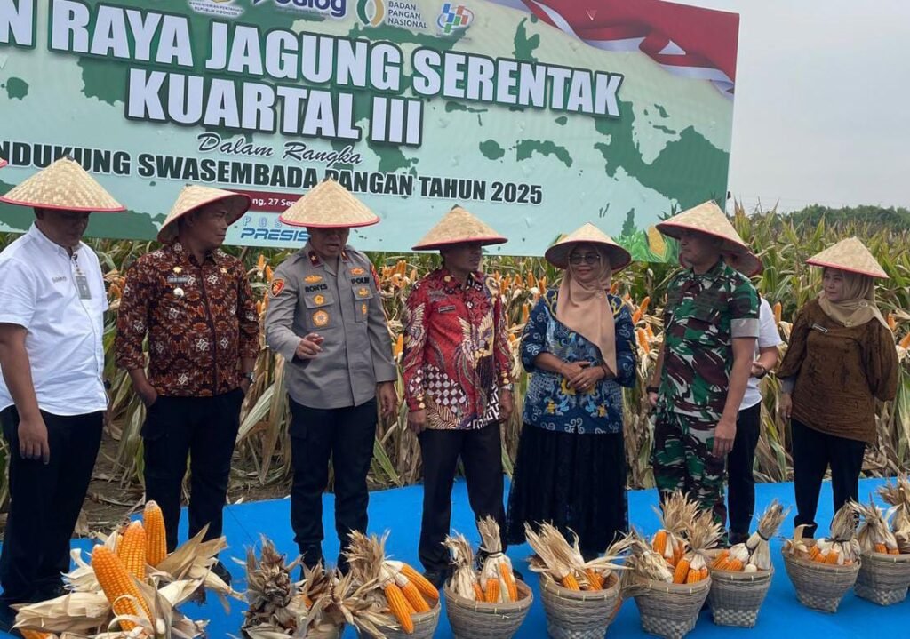 Ketua Kelompok Tani Mekar Sari Gelar Panen Raya Jagung Bersama Polri