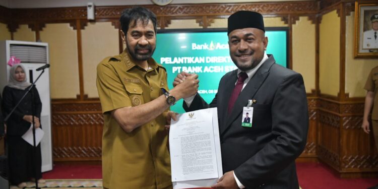 Gubernur Aceh Lantik Fadhil Ilyas Sebagai Direktur Utama Bank Aceh Syariah