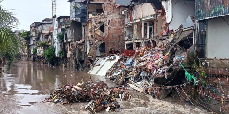 Bali Diterjang Banjir Besar, Denpasar Lumpuh Total