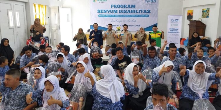 YBM PLN UPT Banda Aceh Bersama LAZ Yakesma Salurkan 100 Paket Pendidikan untuk Disabilitas