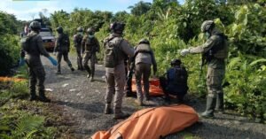 Satgas Operasi Damai Cartenz Evakuasi Dua Warga Korban Pembunuhan di Yahukimo