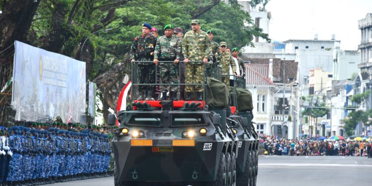 Puncak HUT ke-80 TNI di Medan Berlangsung Meriah di Lapangan Merdeka