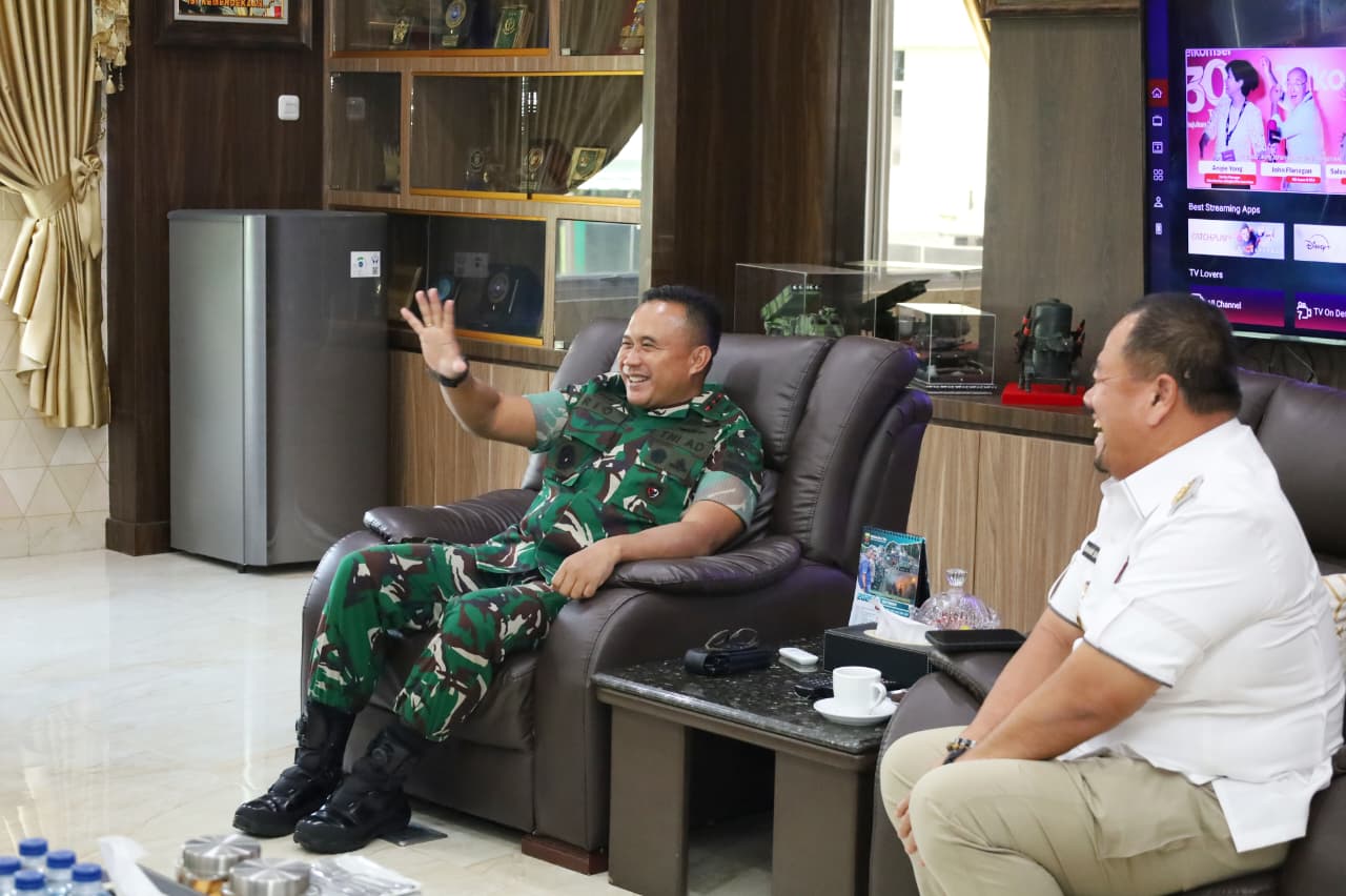 IMG-20251017-WA0067 Pangdam I/Bukit Barisan Terima Audiensi Bupati Batu Bara, Bahas Pembangunan Yon Teritorial dan Penguatan Sinergi Daerah