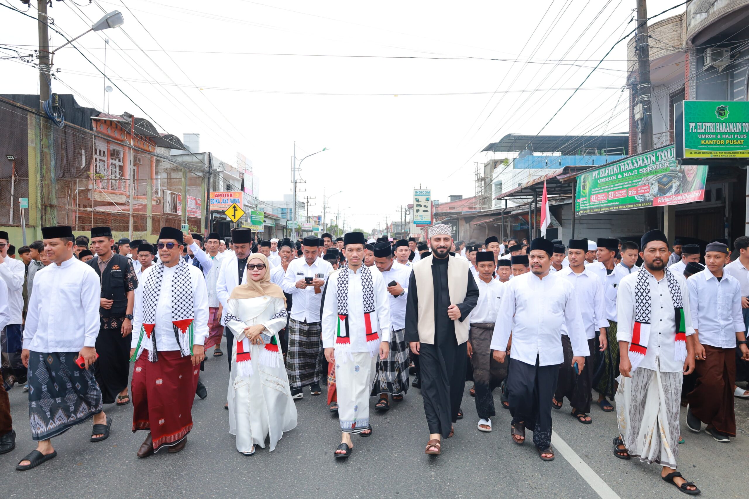 IMG-20251022-WA0011-scaled Pemkab Aceh Barat Laksanakan Jalan Santai Seputar Kota Dalam Peringatan Hari Satri