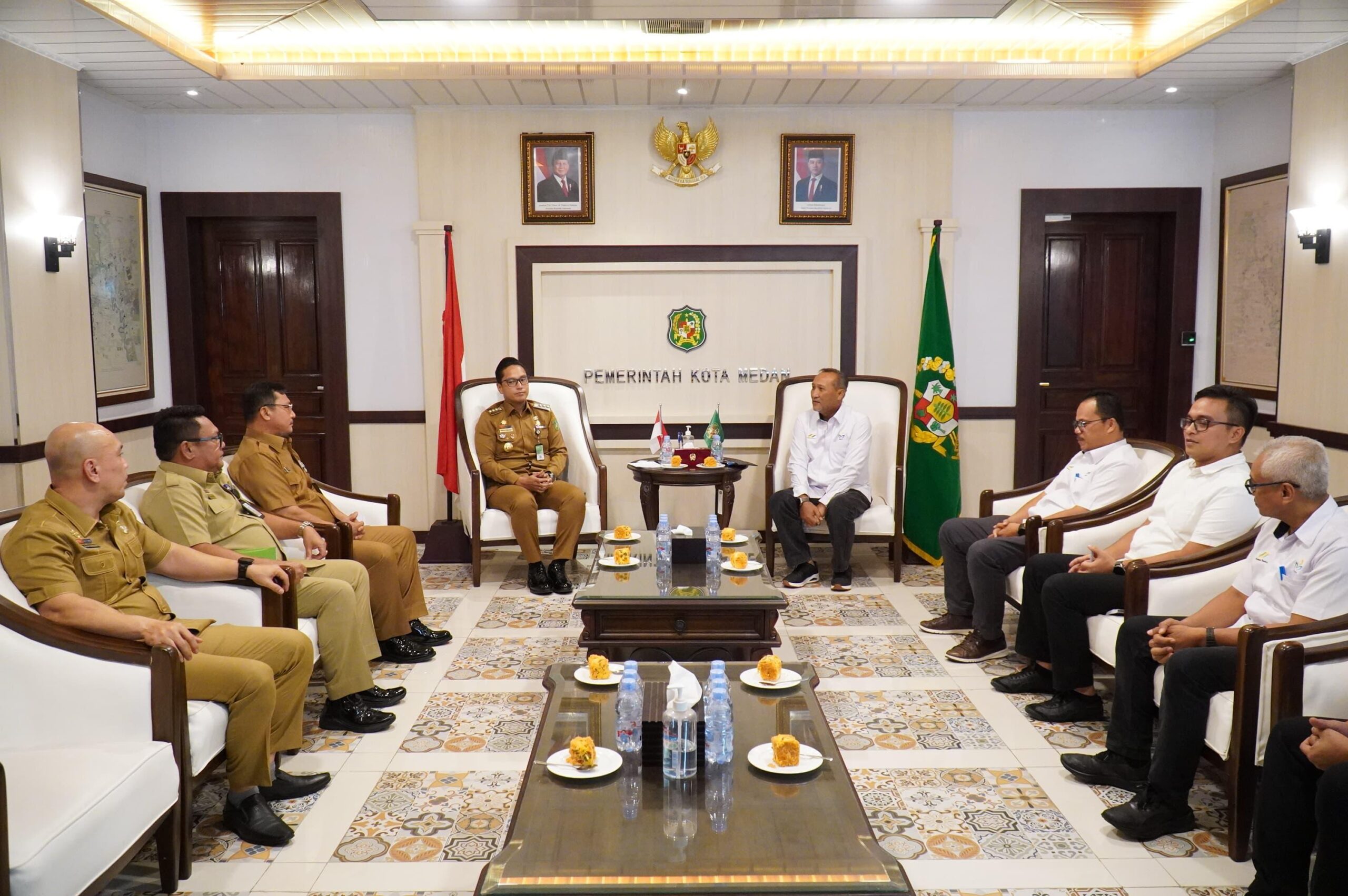 IMG-20251023-WA0031-scaled Region Head PTPN I Regional 1 Bersilaturahmi dengan Wali Kota Medan