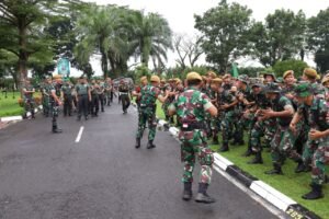 Pangdam I/BB Kunjungi Yon Arhanud 11/WBY, serta memberikan pengarahan kepada Prajurit Yon Arhanud 11/WBY.