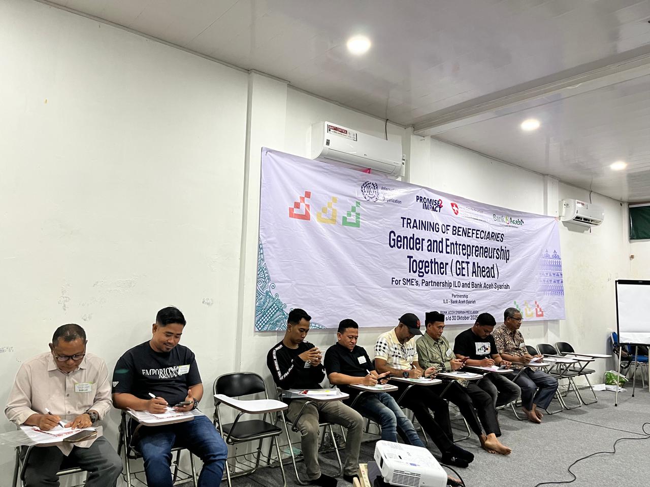 IMG-20251030-WA0016-1 Binaan Bank Aceh Pelaku UMKM Meulaboh Gelar Training of Beneficiaries