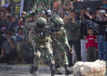 Atraksi Prajurit TNI di Lapangan Merdeka Pukau Ribuan Warga Medan