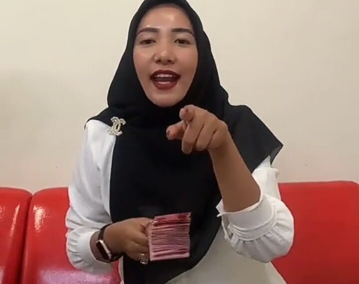 Honorer di Deli Serdang Pamer Uang di Medsos, Warganet Desak Bupati Turun Tangan