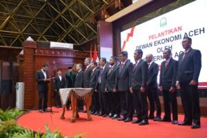 Gubernur Mualem Lantik Dewan Ekonomi Aceh
