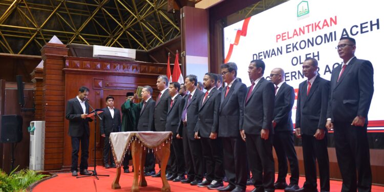 Gubernur Mualem Lantik Dewan Ekonomi Aceh