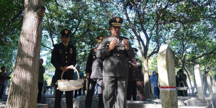 Kasdam Iskandar Muda Pimpin Ziarah Nasional HUT ke-80 TNI di Taman Makam Pahlawan Banda Aceh