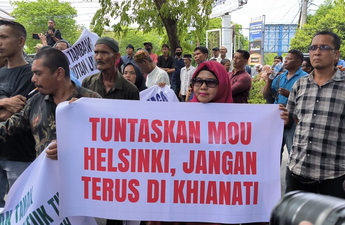 20250707-unjuk-rasa-tolak-empat-batalyon Rencana Pemerintah Perkuat Kekuatan TNI, Aceh Jadi Salah Satu Fokus Penempatan