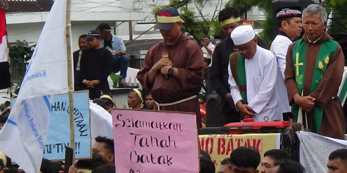 Gubernur Sumatra Utara Dituntut Tutup TPl