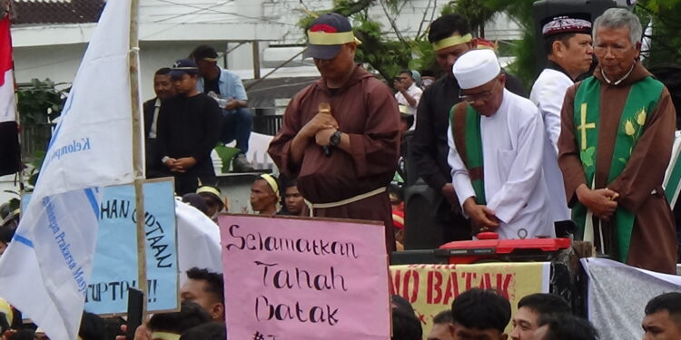 Gubernur Sumatra Utara Dituntut Tutup TPl