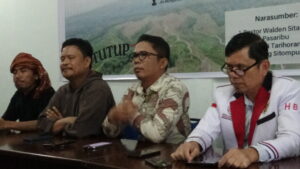 DSC06814-300x169 Gubernur Sumut Diminta Segera Keluarkan Rekomendasi Penutupan TPL Setelah Aksi Demo