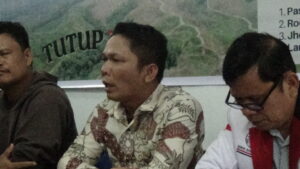 DSC06825-300x169 Gubernur Sumut Diminta Segera Keluarkan Rekomendasi Penutupan TPL Setelah Aksi Demo