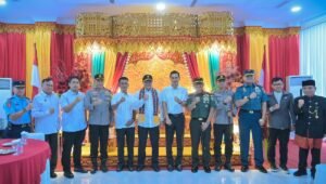 Sekda Aceh Jemput Kedatangan Menko Polhukam di Bandara SIM