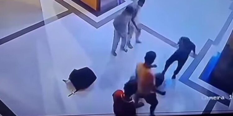 Pemuda Aceh Tewas di Masjid Agung Sibolga Usai Dikeroyok, Bagaimana Hukum Istirahat di Masjid?