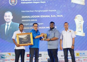 Politisi Muda Menginspirasi, Jamaluddin Idham Mendatkan Penghargaan Satu Dekade PWI Nagan Raya