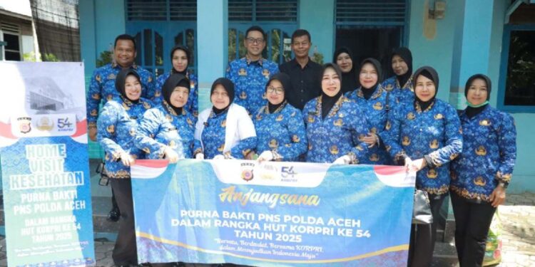 HUT Ke-54 Korpri, ASN Polda Aceh Anjangsana dan Beri Layanan Kesehatan Gratis bagi Pensiunan