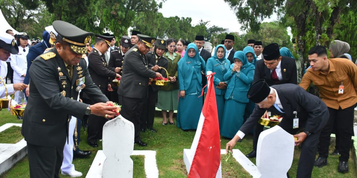 Kasdam I/BB Hadiri Upacara Ziarah Nasional Hari Pahlawan di TMP Sisingamangaraja Medan