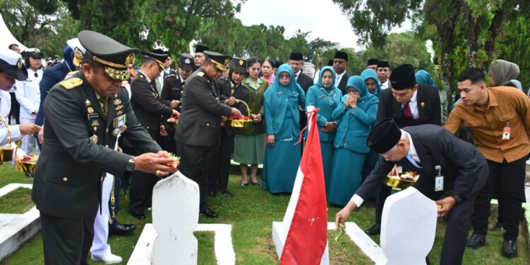 Kasdam I/BB Hadiri Upacara Ziarah Nasional Hari Pahlawan di TMP Sisingamangaraja Medan