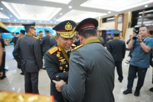 Kapolda Sumut Irjen Pol Whisnu Hermawan Terima Tanda Kehormatan Bintang Bhayangkara Pratama dari Kapolri