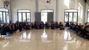 Mahasiswa Teknik USM Latih Masyarakat Pasie Jantang Buat Sabun Cuci Piring