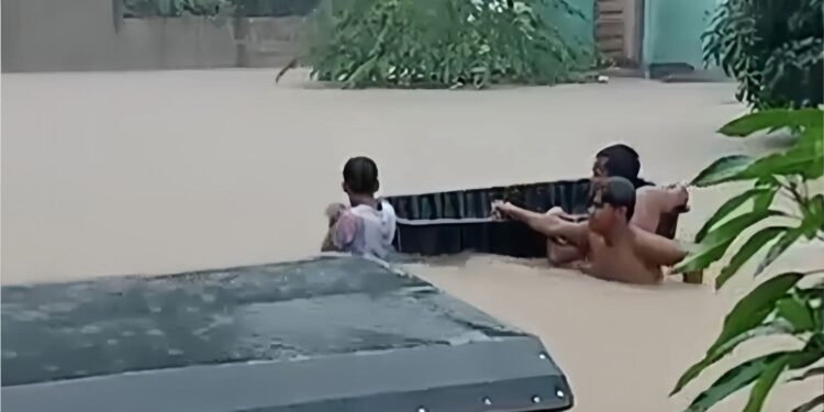 Diduga Tanggul PLTA Sihaporas Jebol, Ribuan Warga Terancam Terbenam